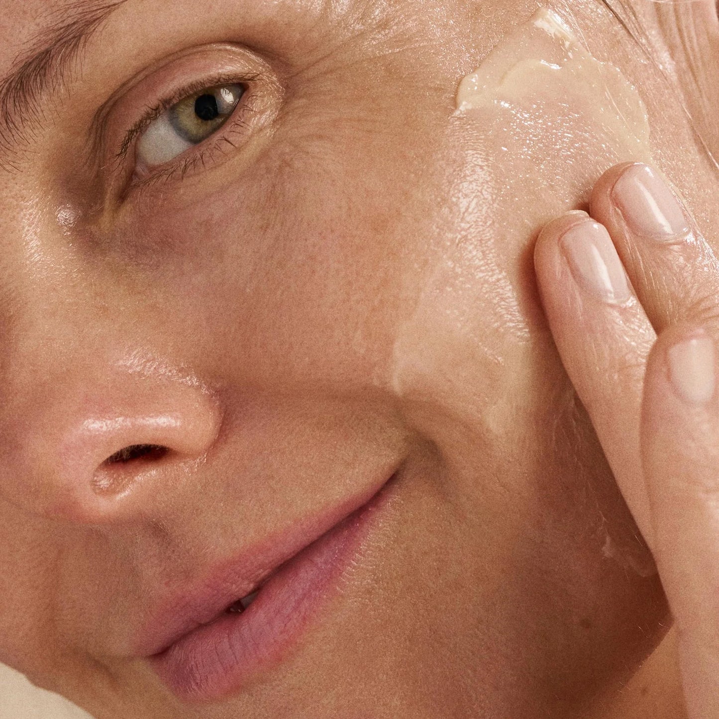 New! Multivitamin Power Recovery Cream